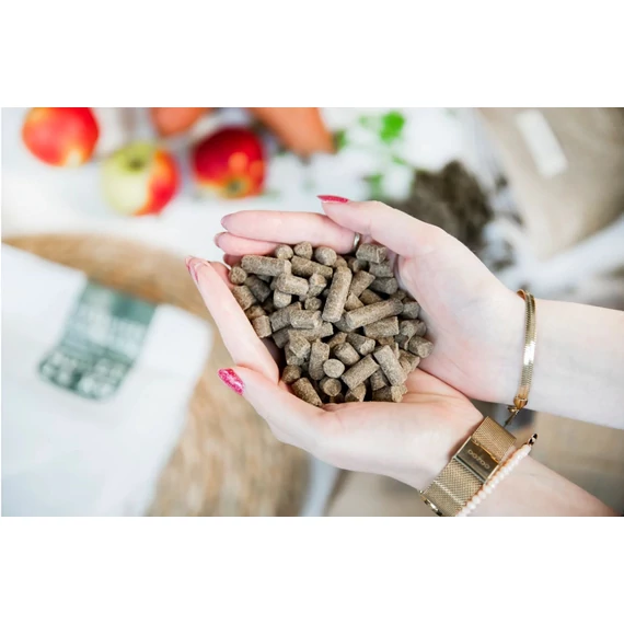 KIVO - Friss kacsa gabonamentes száraztáp felnőtt kutyáknak 4kg